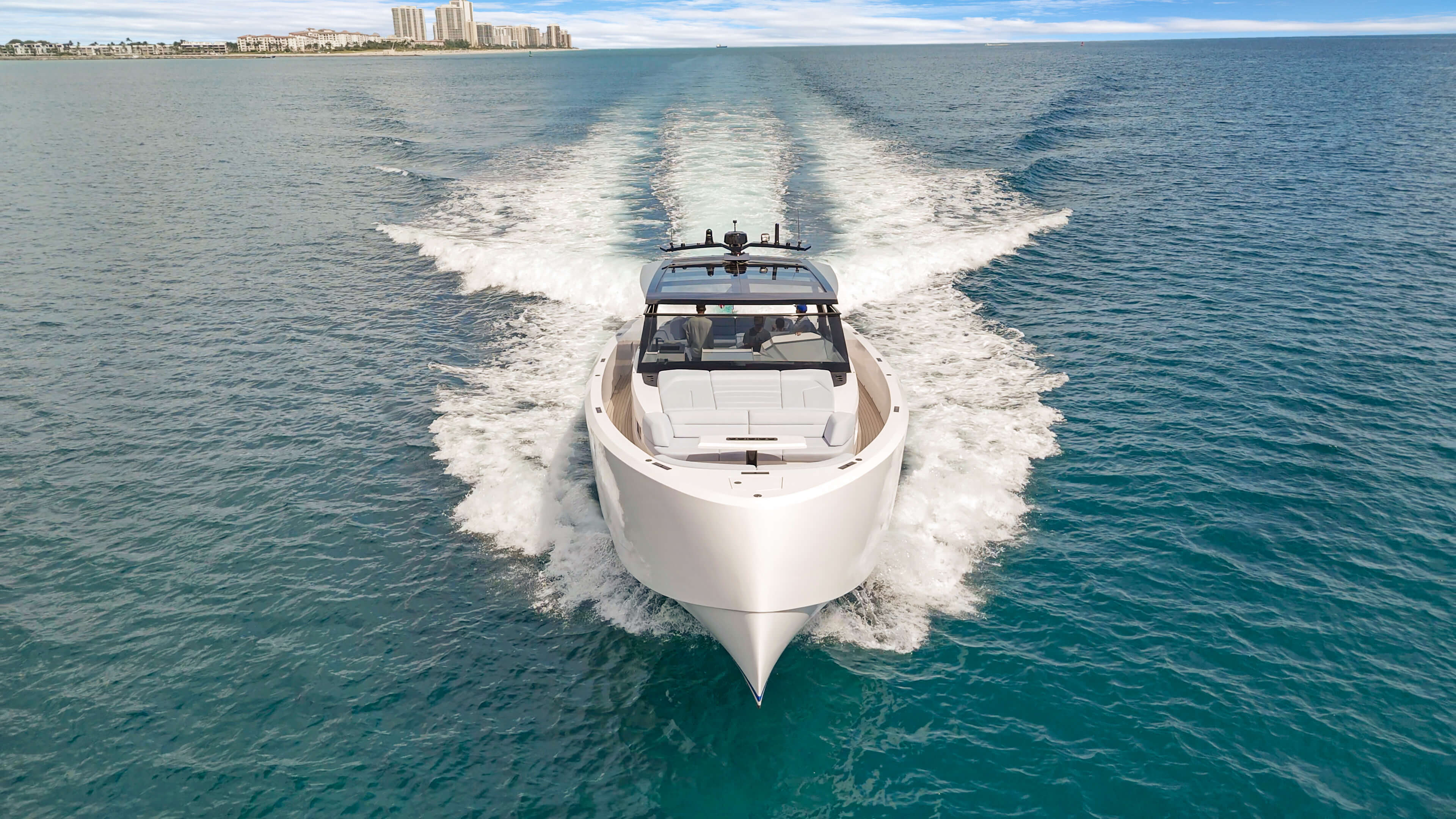 Yacht Photo 21
